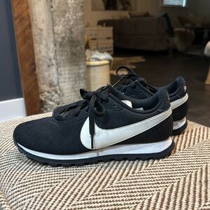 Nike retro sneaker in black suede